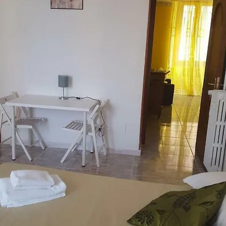 Halyna Bed & Breakfast *