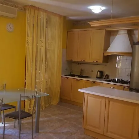 Halyna Bed & Breakfast